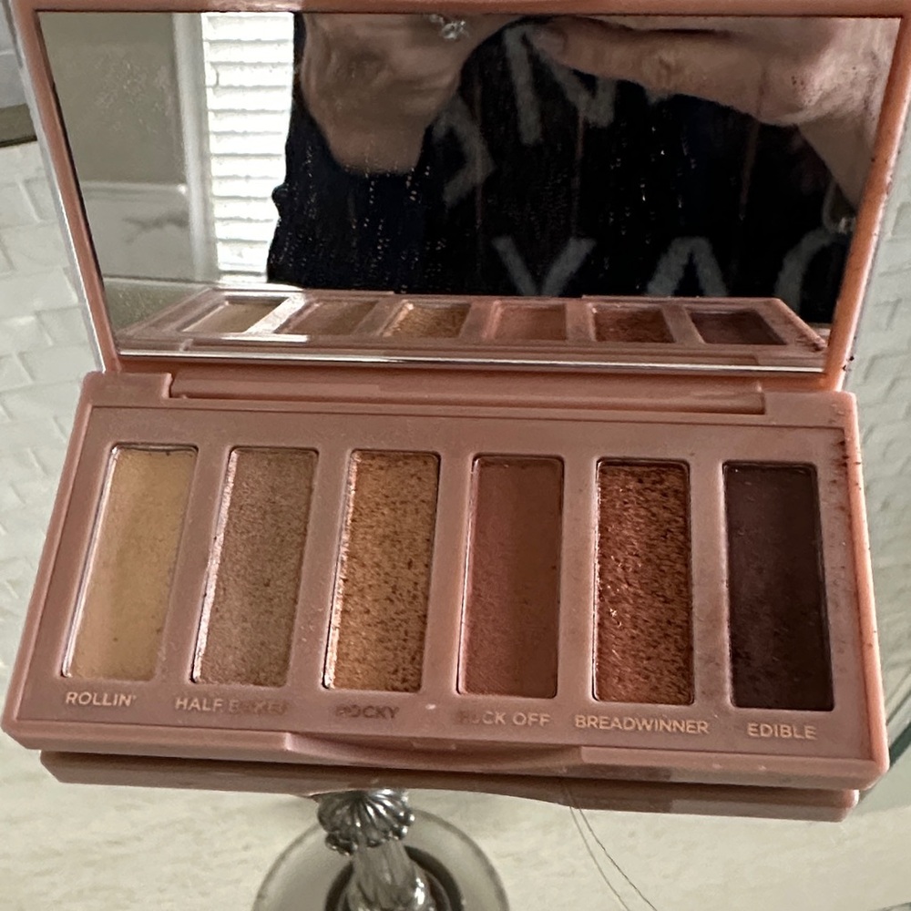 Urban Decay Naked Palette with Warm Hues - Picture 3 of 6